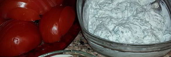 баклажаны с помидорами, запеченные в сырном соусе