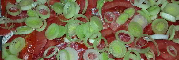 баклажаны с помидорами, запеченные в сырном соусе