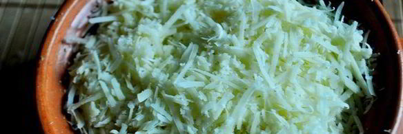 фасоль с авокадо, запеченные в горшочке