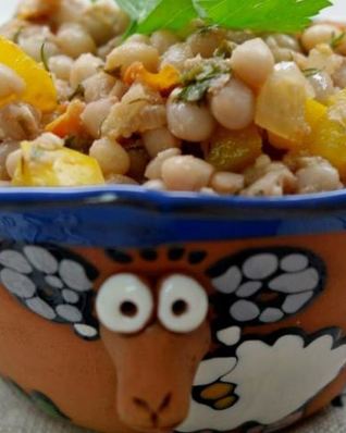 Фасоль в чесночном соусе