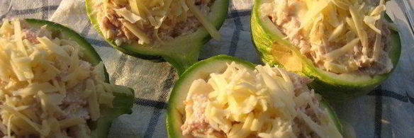 кабачки, фаршированные тунцом и творогом