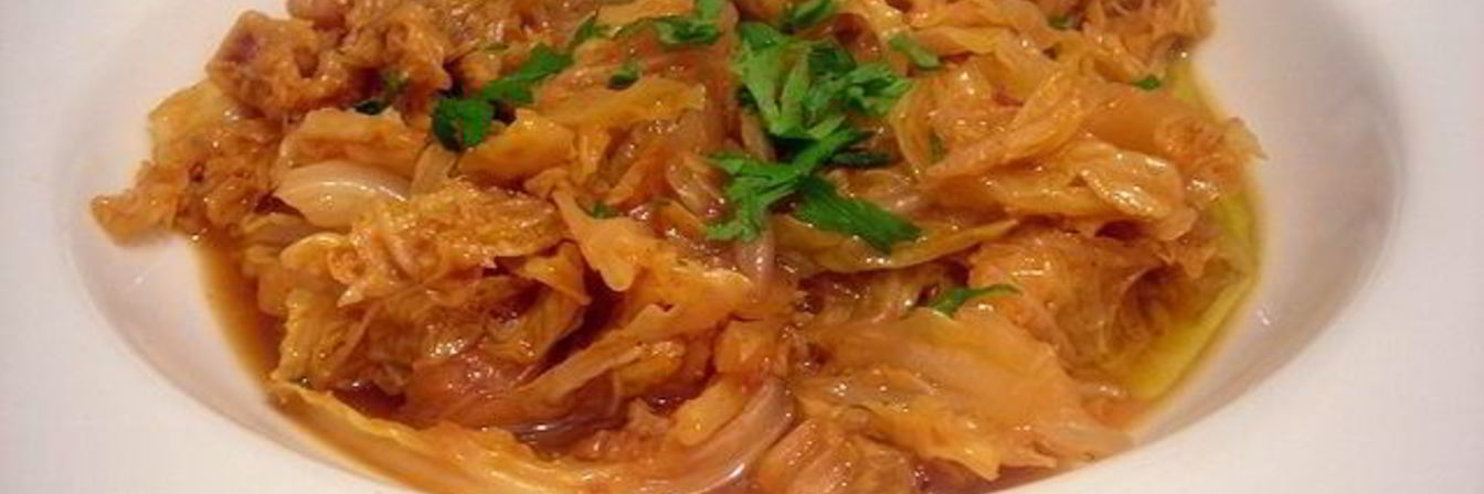 Капуста с тушенкой