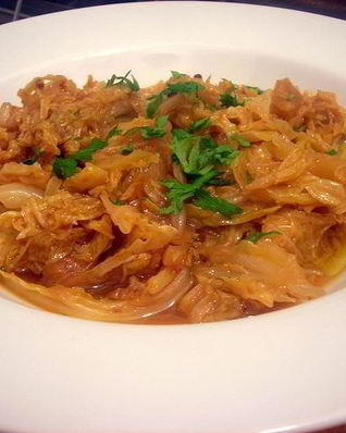 Капуста с тушенкой