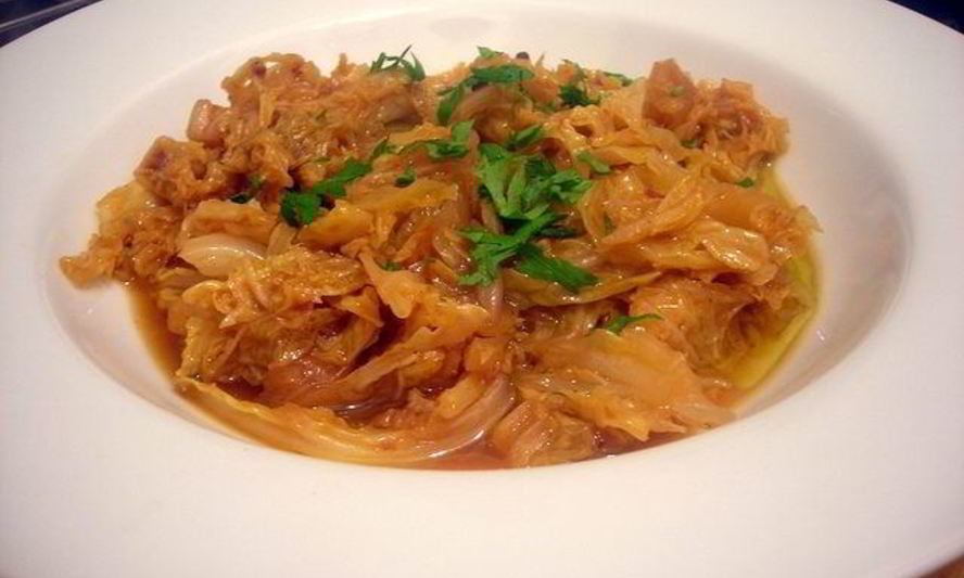 Рецепт капусты с тушенкой