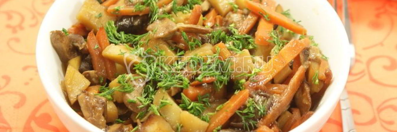 Картофель тушеный с белыми грибами