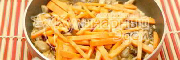 картофель тушеный с белыми грибами