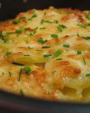 Картофель запеченный под сыром