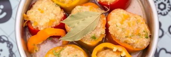 перец, фаршированный куриным фаршем и кускусом