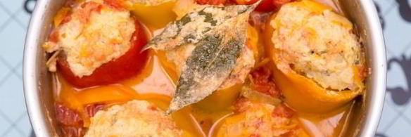 перец, фаршированный куриным фаршем и кускусом