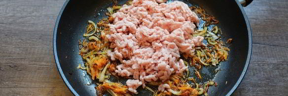 тушеные кабачки с фаршем и рисом