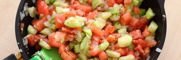 тушеные кабачки с помидорами