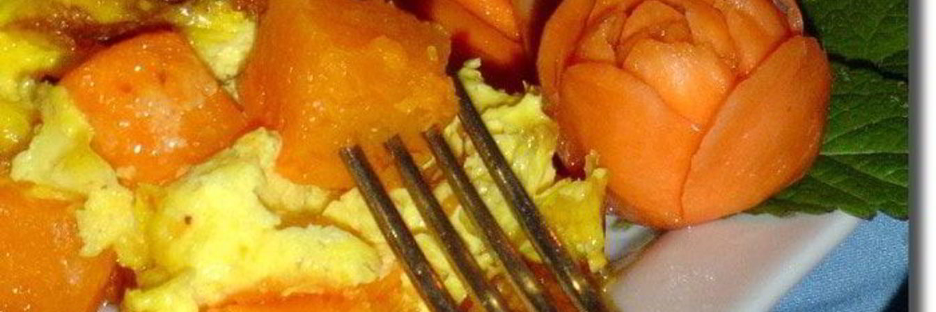 Тыква, запеченная с яйцами в горшочках