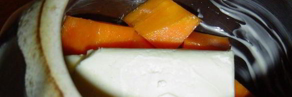 тыква, запеченная с яйцами в горшочках