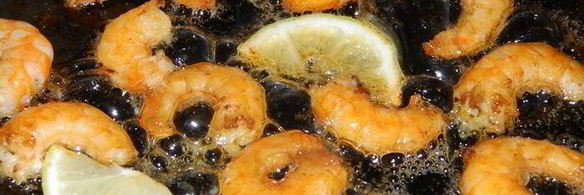 запеченная тыква с креветками, сухариками и тыквенными семечками