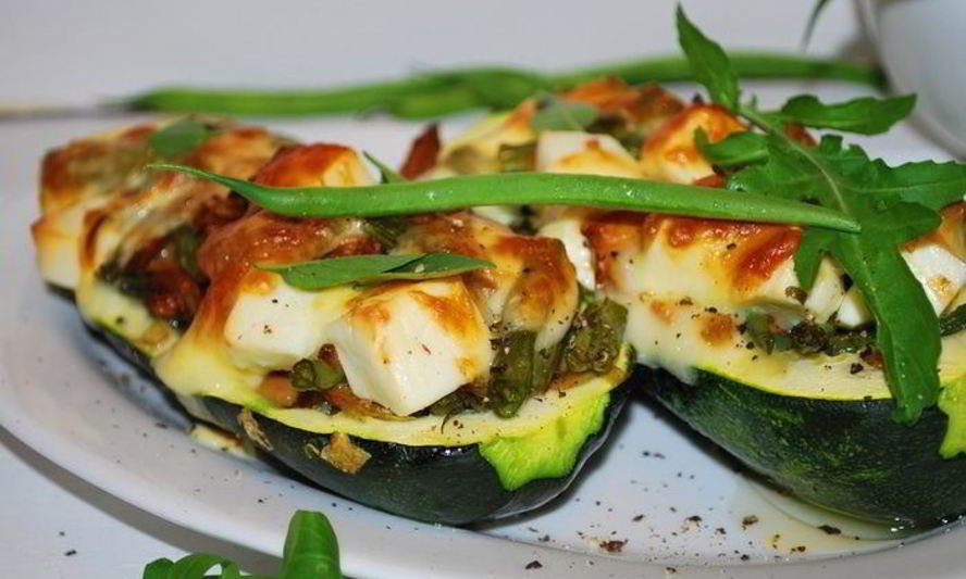 Рецепт запеченных цукини с лисичками и фетой