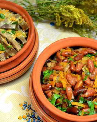 Фасоль и печень свиная