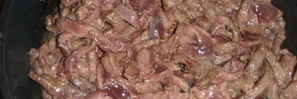 говяжья печень, тушеная с овощами