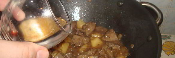 куриная печень с ананасами и гречкой