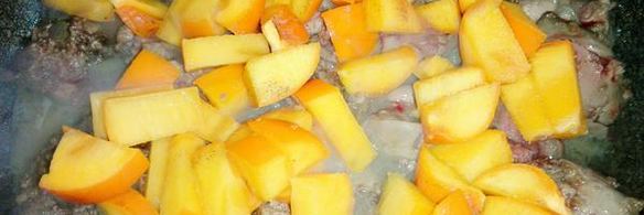 куриная печень с хурмой