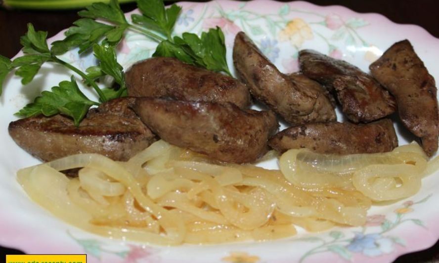 Рецепт куриной печени с луком и белым вином