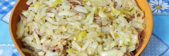 куриная печень тушеная в сметане