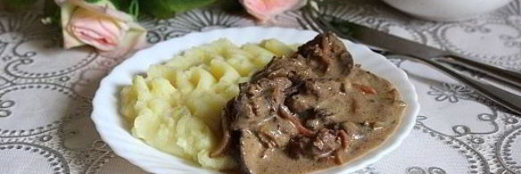 куриная печень в сметанном соусе