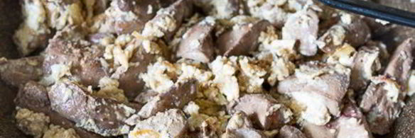 куриная печень, жареная с яйцом