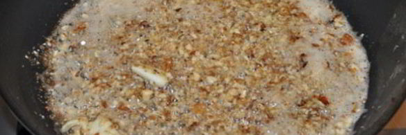 печень индейки в орехово-чесночном соусе