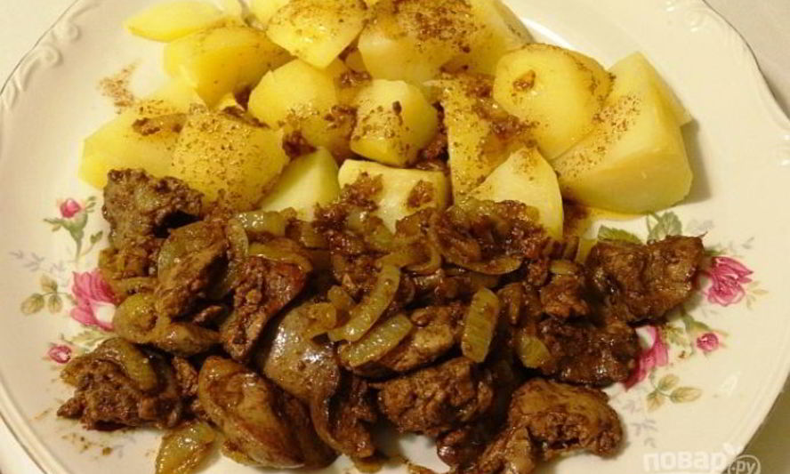 Рецепт печени куриной, тушенной с луком