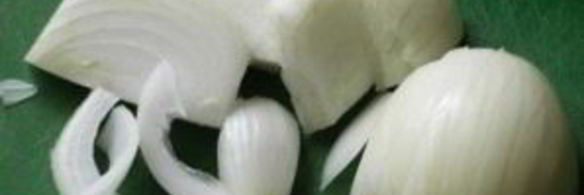 печень куриная, тушенная с луком