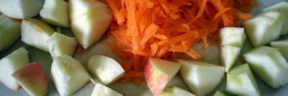 печень с яблоками и черной смородиной