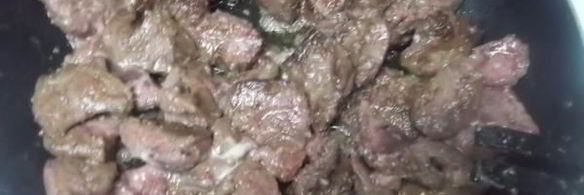 печень тушеная в сливках