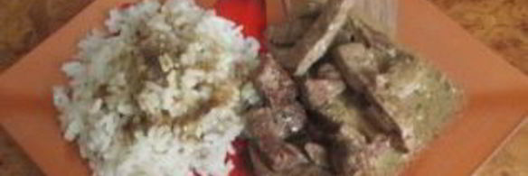 печень, тушенная в соусе