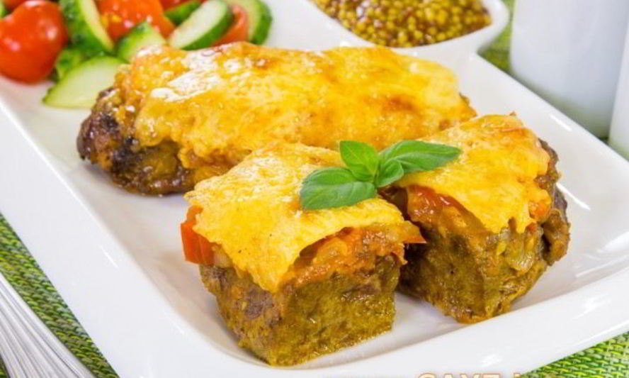 Рецепт печени, запеченной с помидорами и луком под сыром