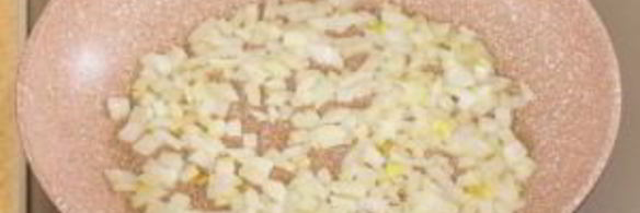 печень, запеченная с помидорами и луком под сыром