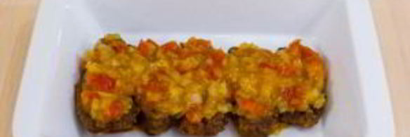 печень, запеченная с помидорами и луком под сыром