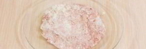 печень, запеченная с помидорами и луком под сыром