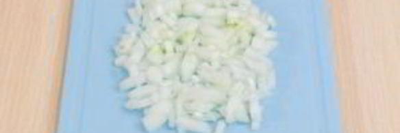 печень, запеченная с помидорами и луком под сыром