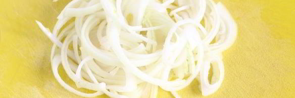 тушеная печень со сметаной, морковью и луком