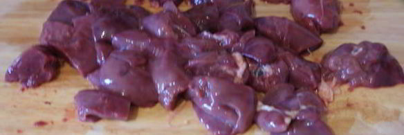 жареная куриная печень с сердечками