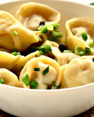 Мясные пельмени к праздничному столу