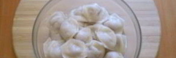 пельмени под соусом