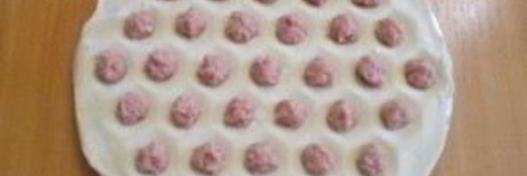 пельмени под соусом