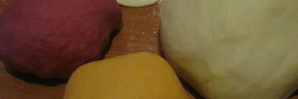 пельмени разноцветные