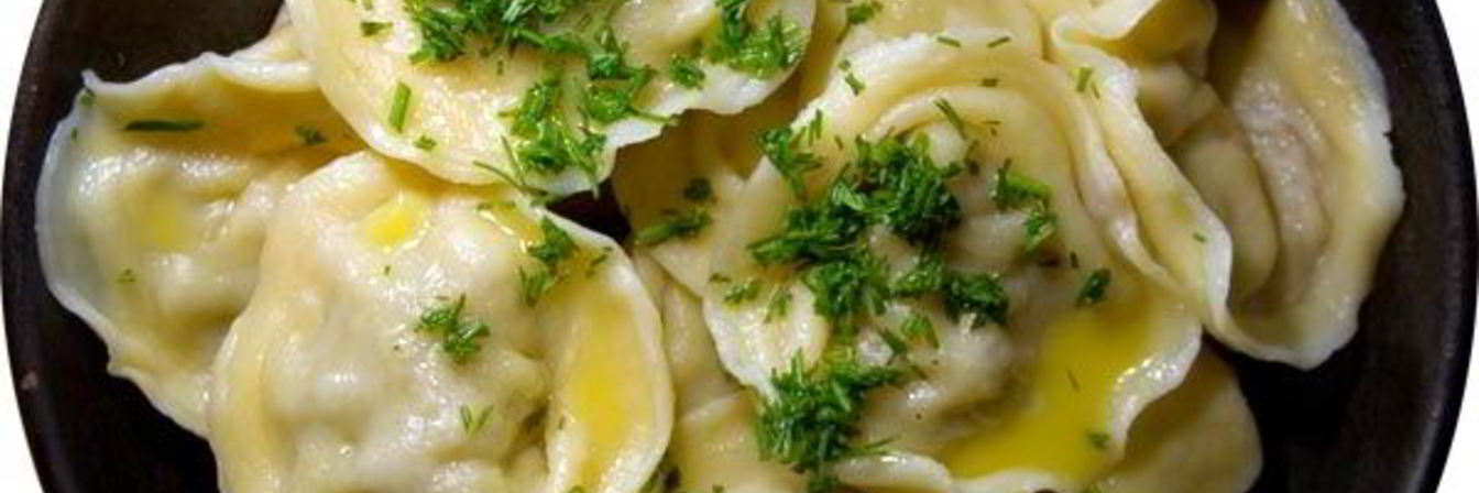 Пельмени с помидорами