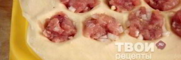 пельмени, запеченные со сметаной и сыром