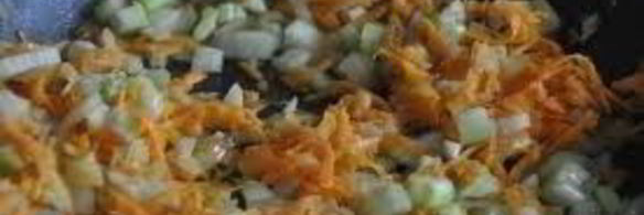 пельмени, запеченные в горшочке