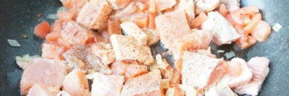 быстрый плов с рыбой и зеленым горошком