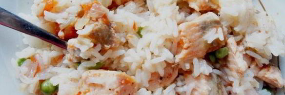 быстрый плов с рыбой и зеленым горошком