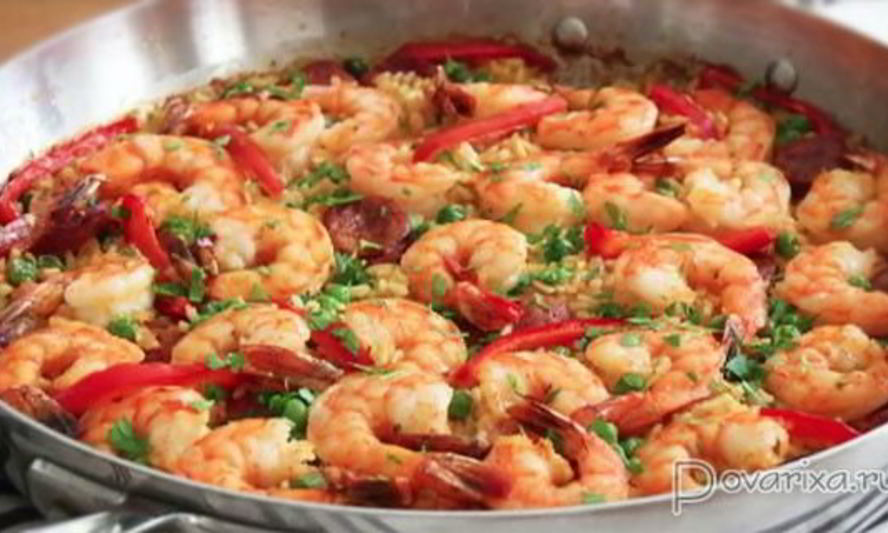Рецепт паэльи с креветками и колбасой